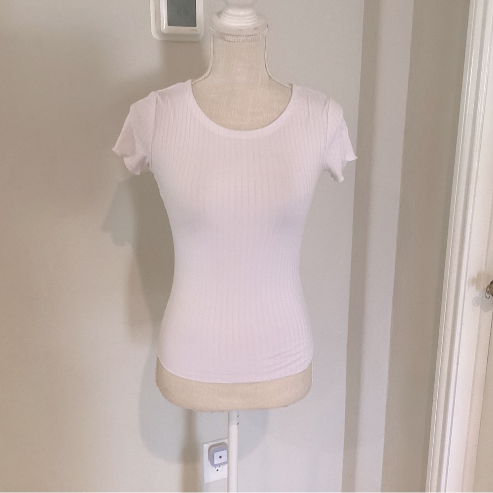 ROE White Ribbed Short Sleeve Tee